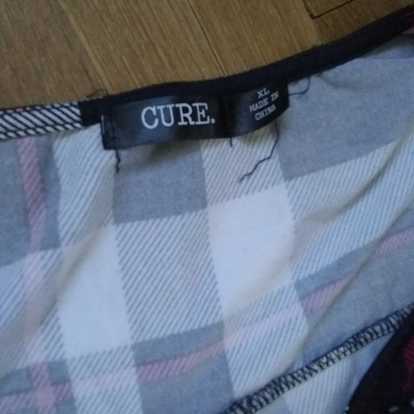 Plaid Top - Picture 2 of 3